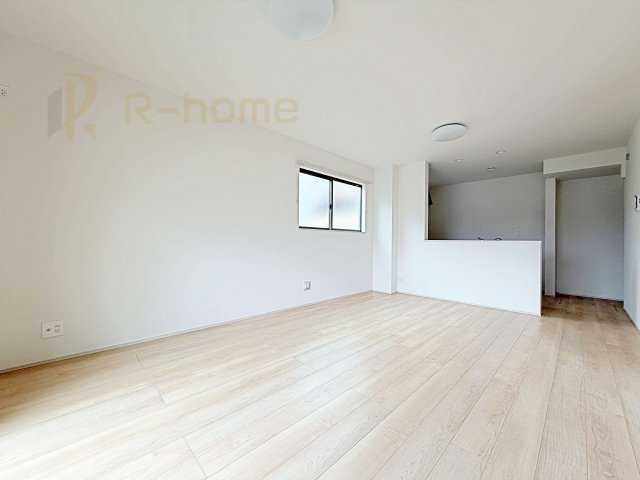 ひたちなか市平磯町　新築戸建て　A号棟の居間・リビング|広くて明るいＬＤＫ♪ ゆったりくつろげるリビングスペースで、ご家族皆様の笑顔が溢れます。