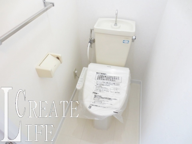 スカイヴィレッヂ１のトイレ|別号室の参考写真です。