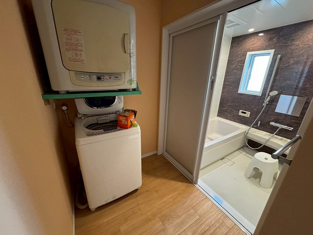 【ランドリースペース】 | 古賀市筵内戸建 | ガス乾燥機付です。