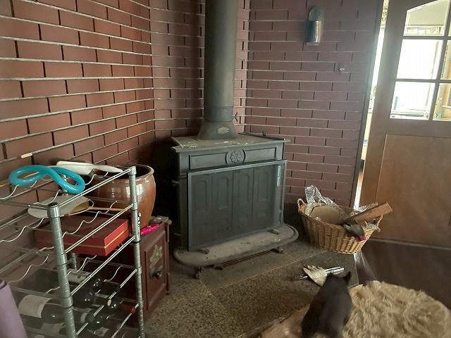 【その他】 | 古賀市筵内戸建 | 洋室にある暖炉です。