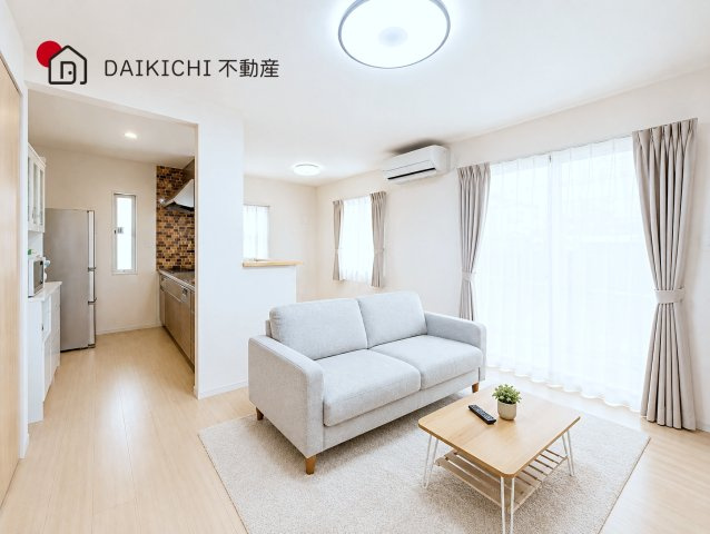 【居間・リビング】 | 羽生市東6丁目　中古戸建 | ※CGで加工しています。※家具付き販売ではございません。								