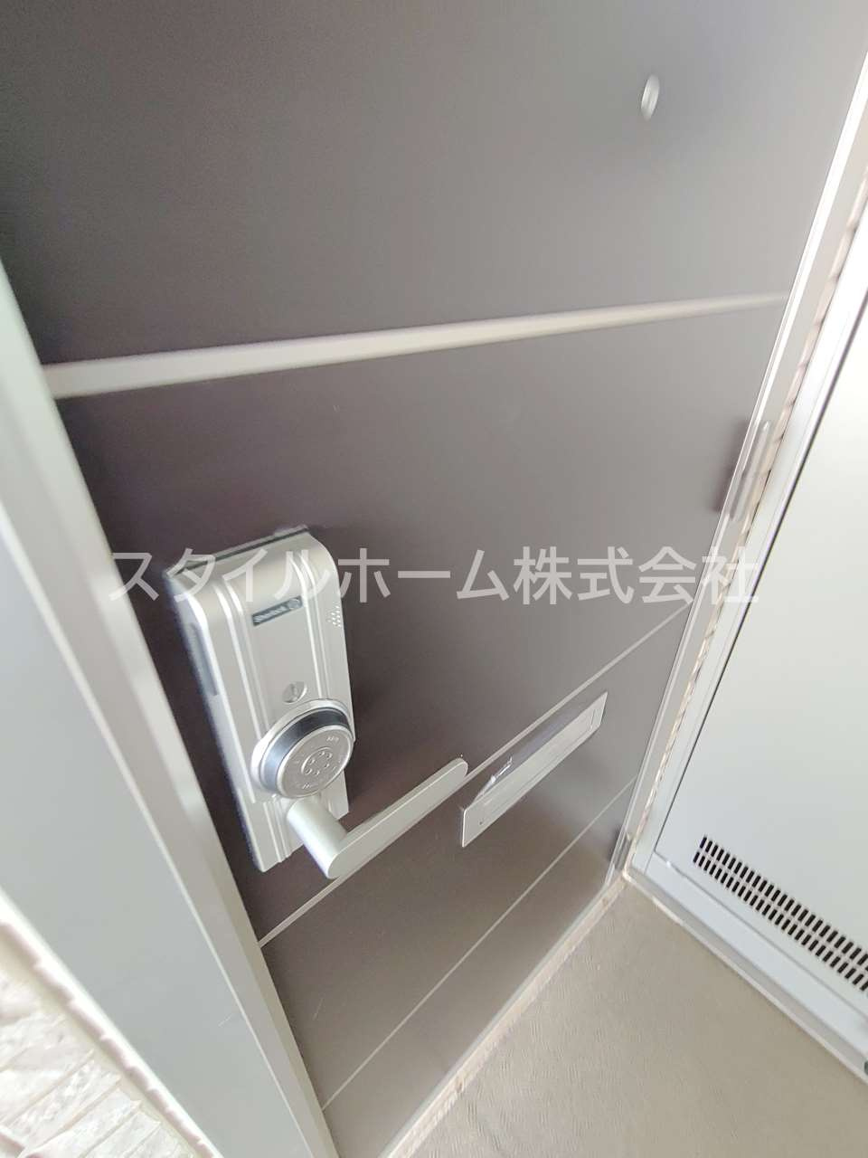 レジデンス芦原Ｂ棟の玄関|別部屋写真です。