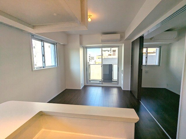 PROUD FLAT浅草の設備|インターネット無料、角部屋2面採光、エアコン2台付、カウンターキッチン