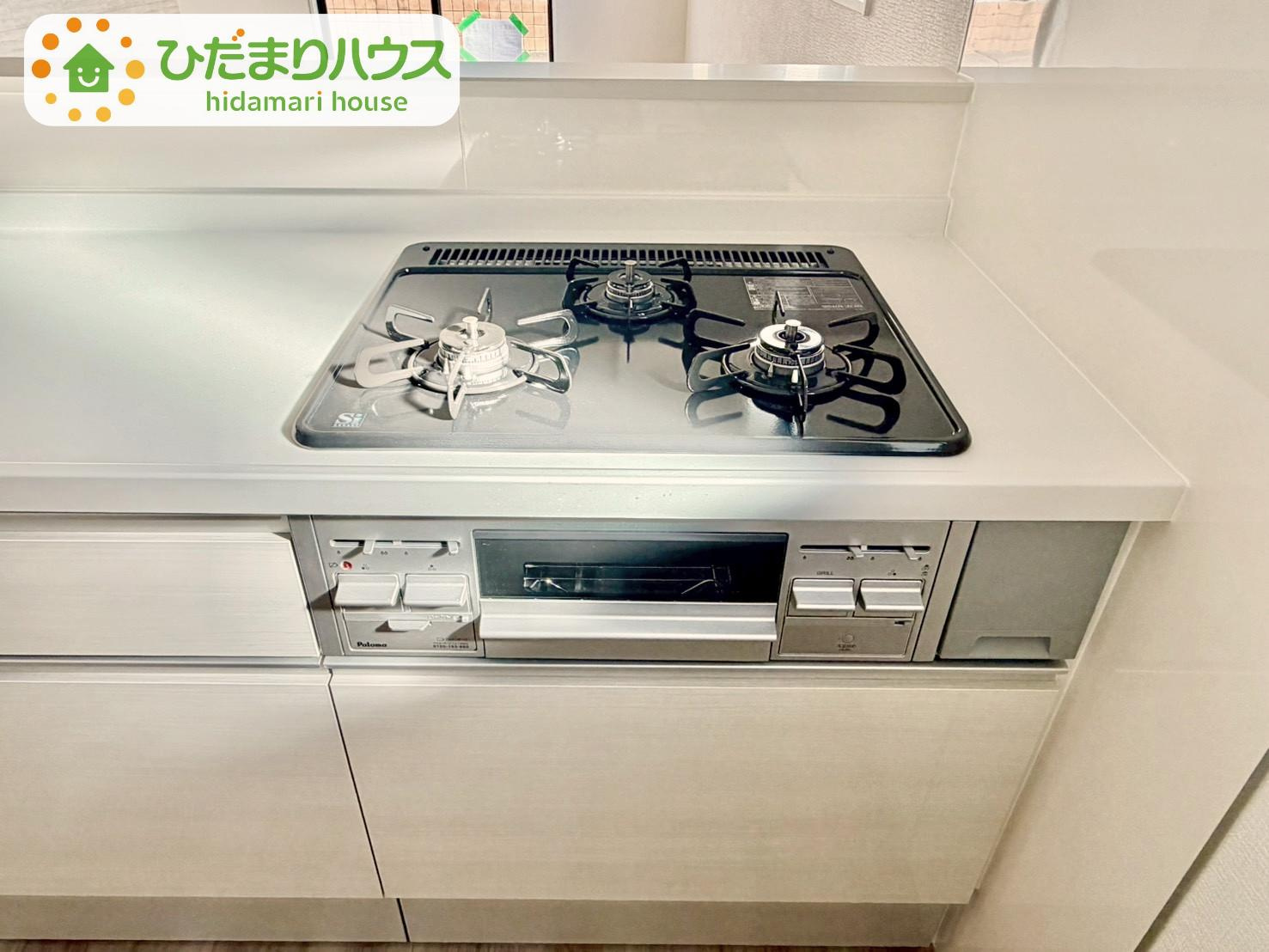 野田市山崎22期　新築戸建　7号棟のキッチン|3口コンロでお料理する時間も短くなりそうですね(*‘∀‘)						

