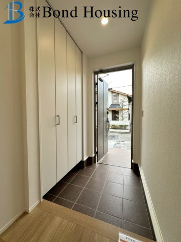 「マリンホーム施工」「乾太くん完備」福吉台 全2棟1号棟の居間・リビング