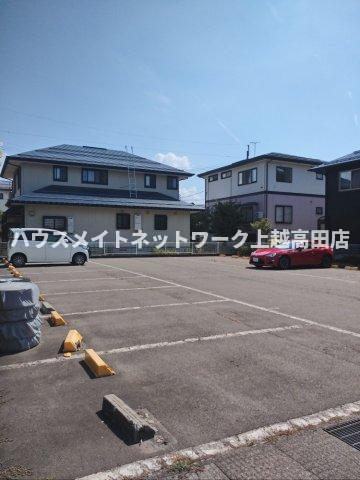 レオパレスGuppyの駐車場|駐車場