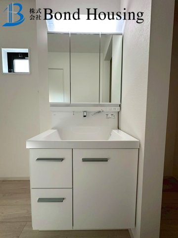 竹の台小学校まで徒歩5分　竹の台1期全3棟　2号棟の玄関