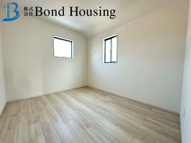 竹の台小学校まで徒歩5分　竹の台1期全3棟　2号棟の駐車場