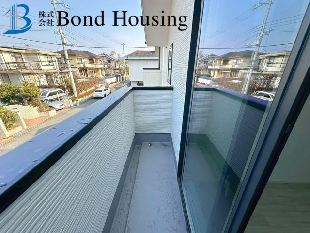 竹の台小学校まで徒歩5分　竹の台1期全3棟　2号棟の駐車場