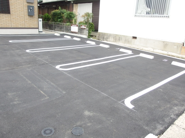 グランドールＡ棟の駐車場