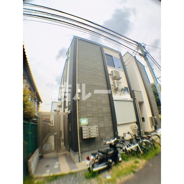 新宿区新宿７丁目のアパートの外観