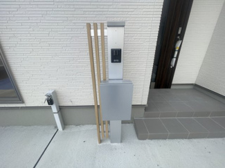 【設備】 | 沖縄市大里4期（全4棟）ラスト2号棟 | 2号棟　オシャレなポスト付き♪