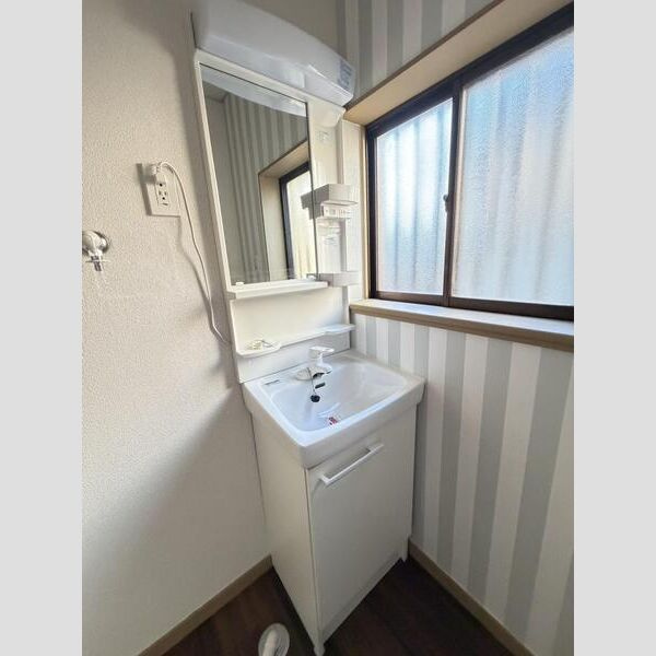 小坂井町才ノ木貸家の洗面所