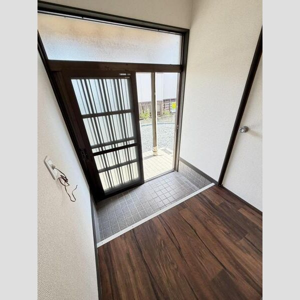 小坂井町才ノ木貸家の玄関