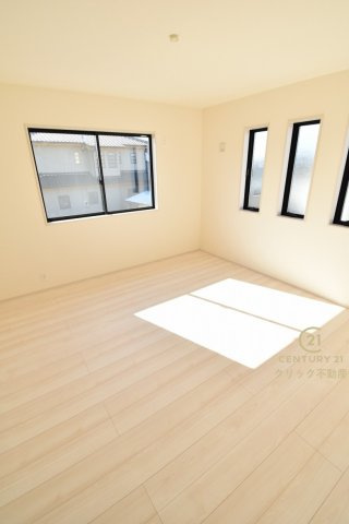 リーブルガーデン  那珂市菅谷　16期　2の洋室|採光バッチリ・通風良好です。
たっぷり差し込む陽光がお部屋を明るく照らします！