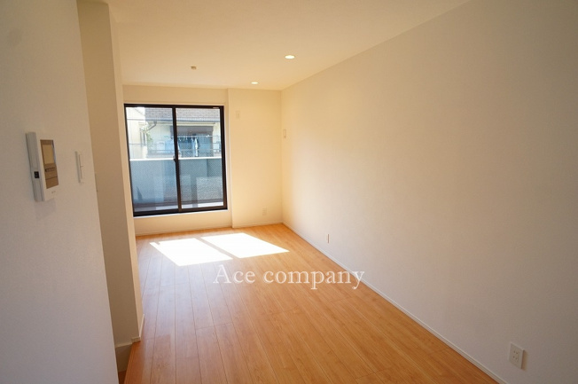 【居間・リビング】 | 東大阪市岩田町4丁目 | 【LDK：14.2帖】