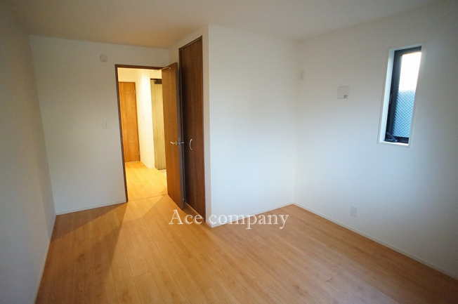 【寝室】 | 東大阪市岩田町4丁目 | 【1階：洋室7帖】ウォークインクローゼット完備です♪