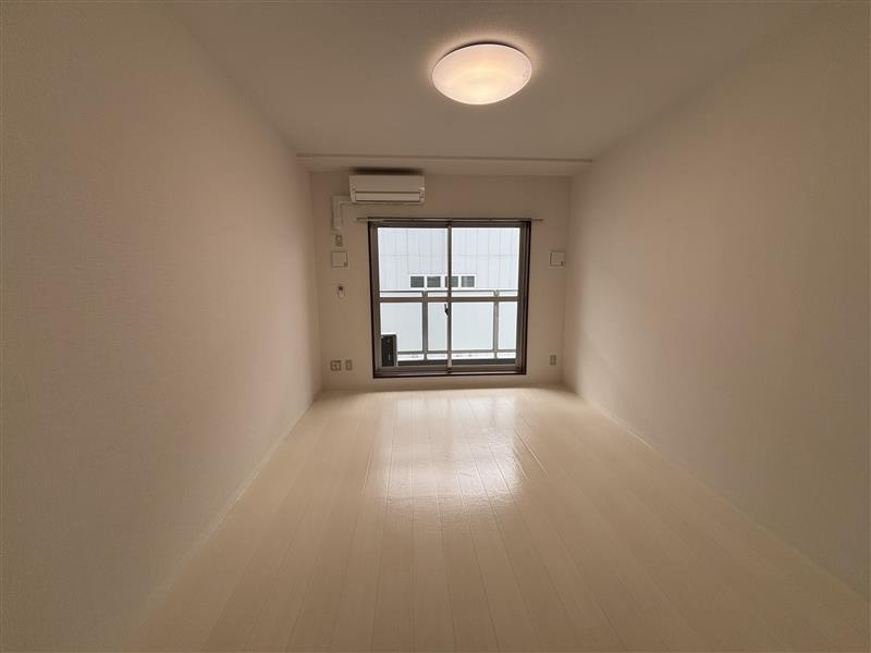 コート石津川の玄関