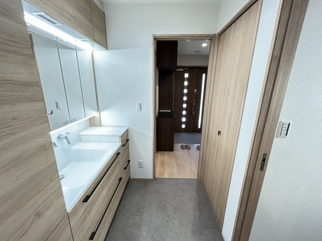 明石市二見町西二見駅前３丁目戸建の洗面所