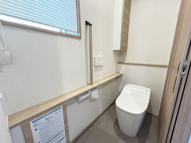 明石市二見町西二見駅前３丁目戸建のトイレ