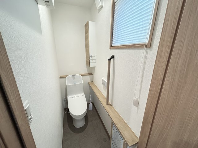 明石市二見町西二見駅前３丁目戸建のトイレ