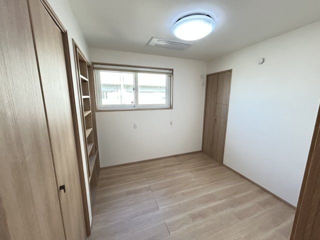 明石市二見町西二見駅前３丁目戸建の洋室