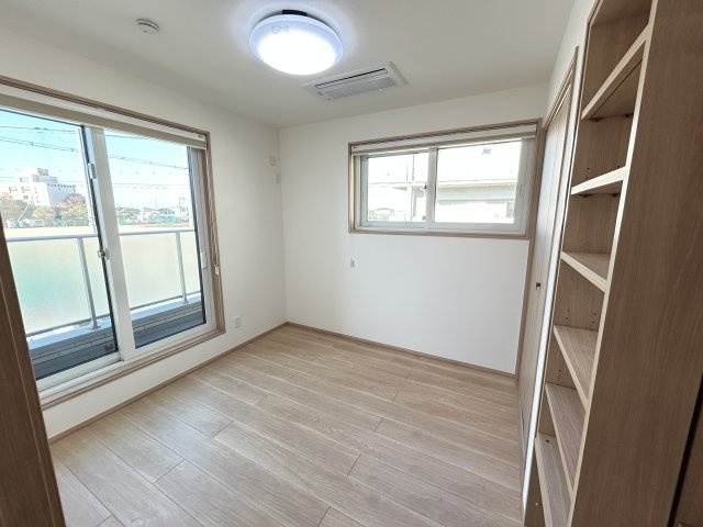 明石市二見町西二見駅前３丁目戸建の洋室