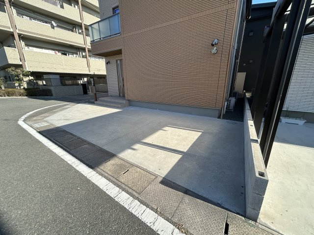 明石市二見町西二見駅前３丁目戸建の駐車場