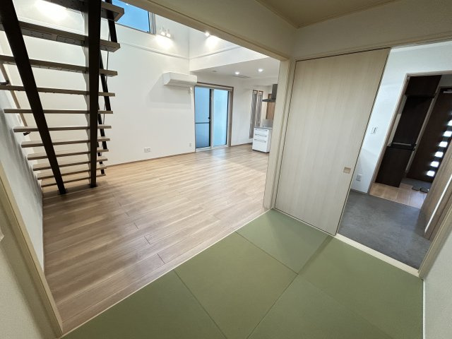 明石市二見町西二見駅前３丁目戸建の居間・リビング