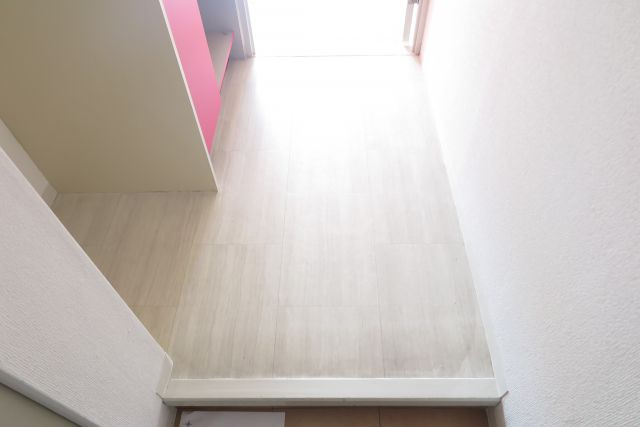 レディースマンション　明星館の玄関