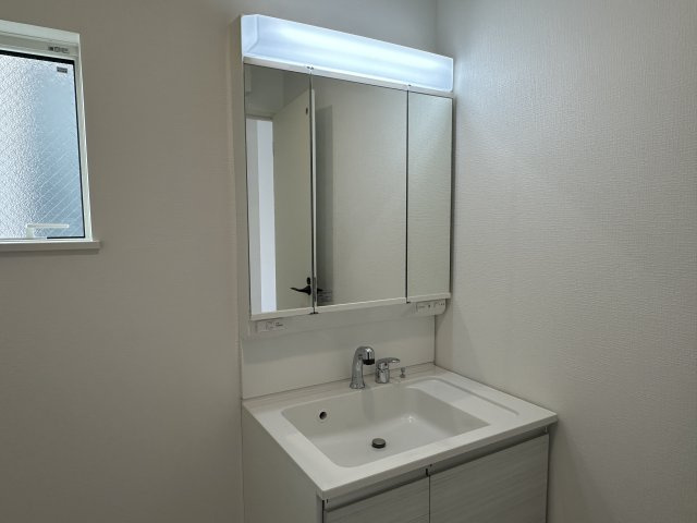神戸市垂水区霞ヶ丘3丁目新築戸建の独立洗面台