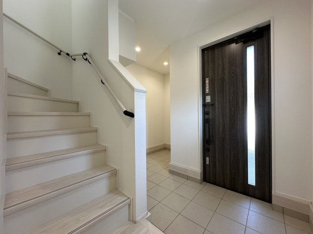 神戸市垂水区霞ヶ丘3丁目新築戸建の玄関