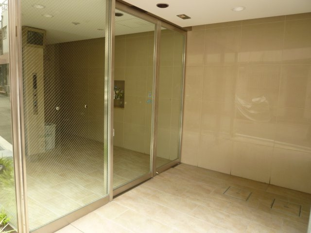 ラピスラズリのロビー