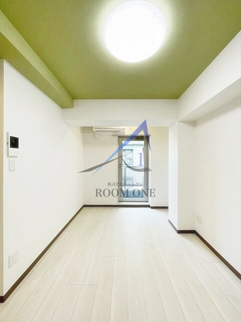 ＲＩＥＮＲＯＨ　ＭＡＮＳＩＯＮの居間・リビング|洋室のお部屋です。