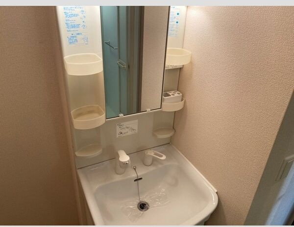 フラットアイランドの洗面所