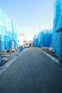 【前面道路含む現地写真】 | 令和８年1月１８日撮影　建築中