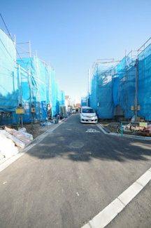 【前面道路含む現地写真】 | 令和８年1月１８日撮影　建築中
