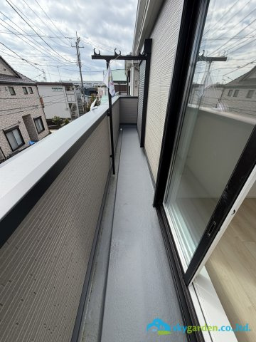 平塚市四之宮第27　新築戸建　全2棟1号棟のバルコニー