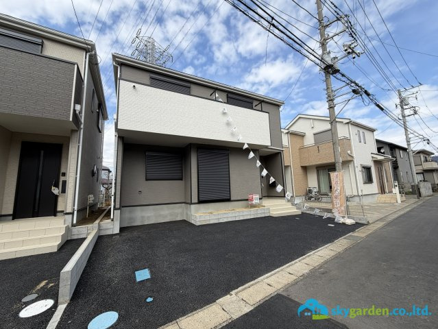 平塚市四之宮第27　新築戸建　全2棟1号棟の前面道路含む現地写真