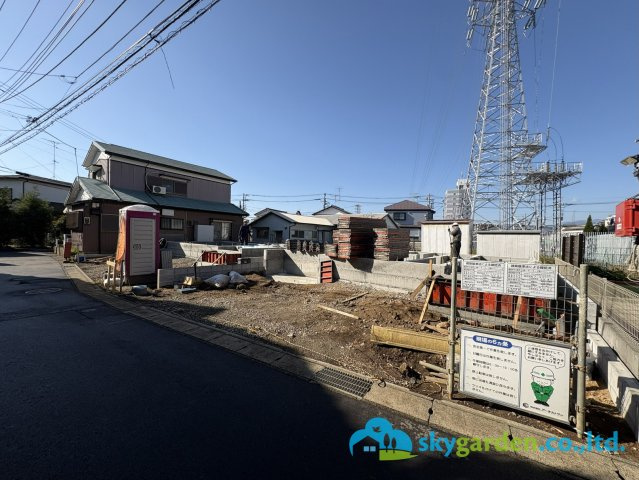 平塚市四之宮第27　新築戸建　全2棟1号棟の前面道路含む現地写真