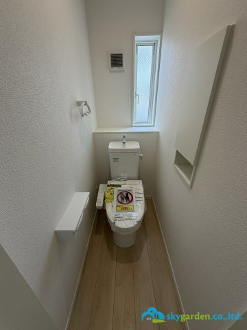 平塚市四之宮第27　新築戸建　全2棟1号棟のトイレ