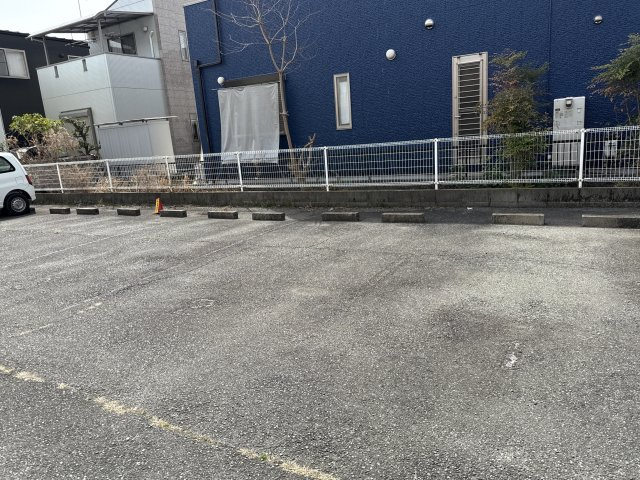姫路市網干区北新在家のハイツの駐車場