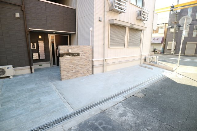 Maison　de　Espoir豊里のエントランス