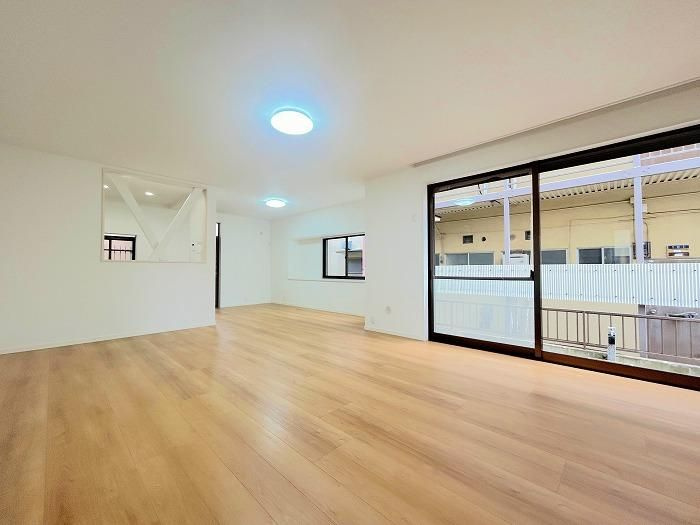 所沢市若狭3丁目　中古戸建の居間・リビング