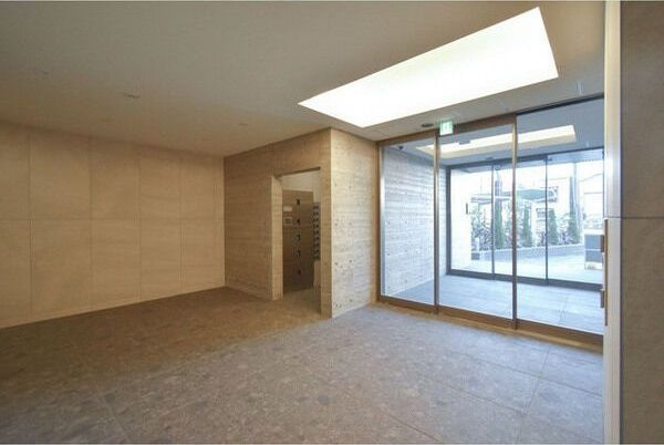 ウインズコート城北パークのロビー