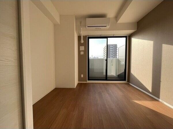 ウインズコート城北パークの洋室