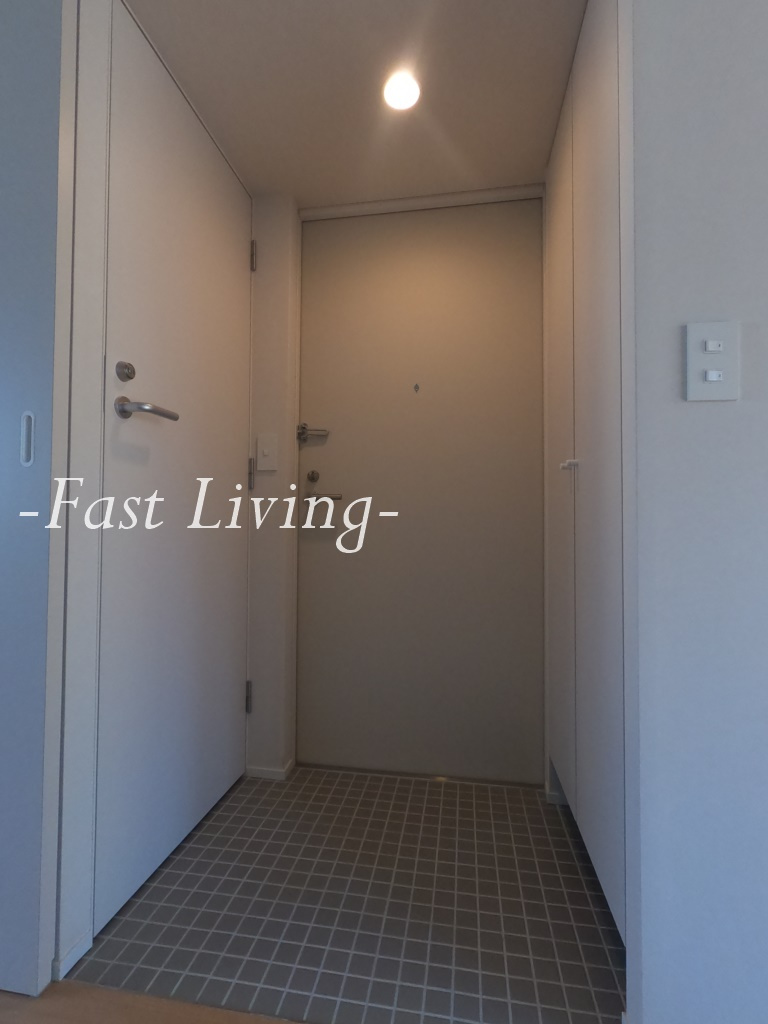 ASTILE四谷の玄関