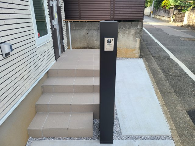 浦和区岸町4丁目戸建のセキュリティ|★ＴＶモニターホン＆玄関ダブルロック★