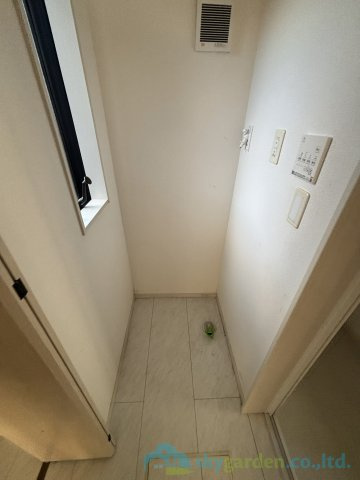 平塚市東中原2丁目　中古戸建のランドリースペース