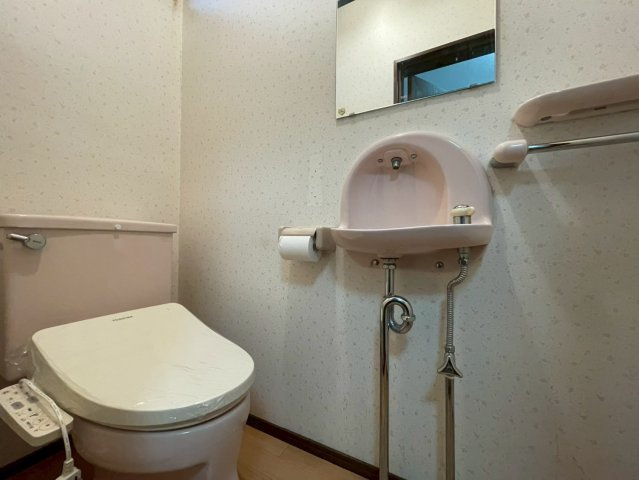 狭山市狭山台1丁目　中古戸建のトイレ|1/30　撮影